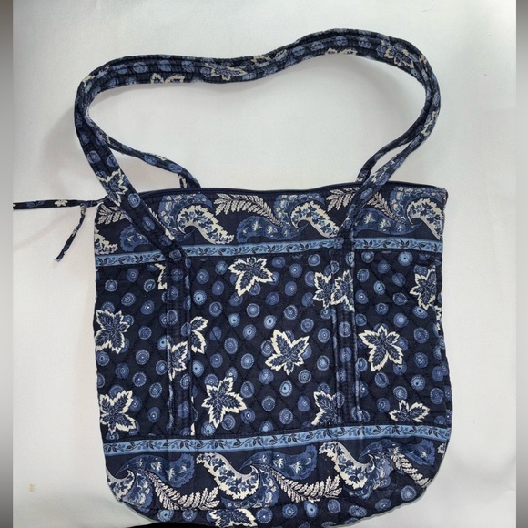 Vera Bradley Blue Quilted Bag 12" W x 12" H x 3.5" D Zipper Top Excellent Cond - Picture 3 of 8